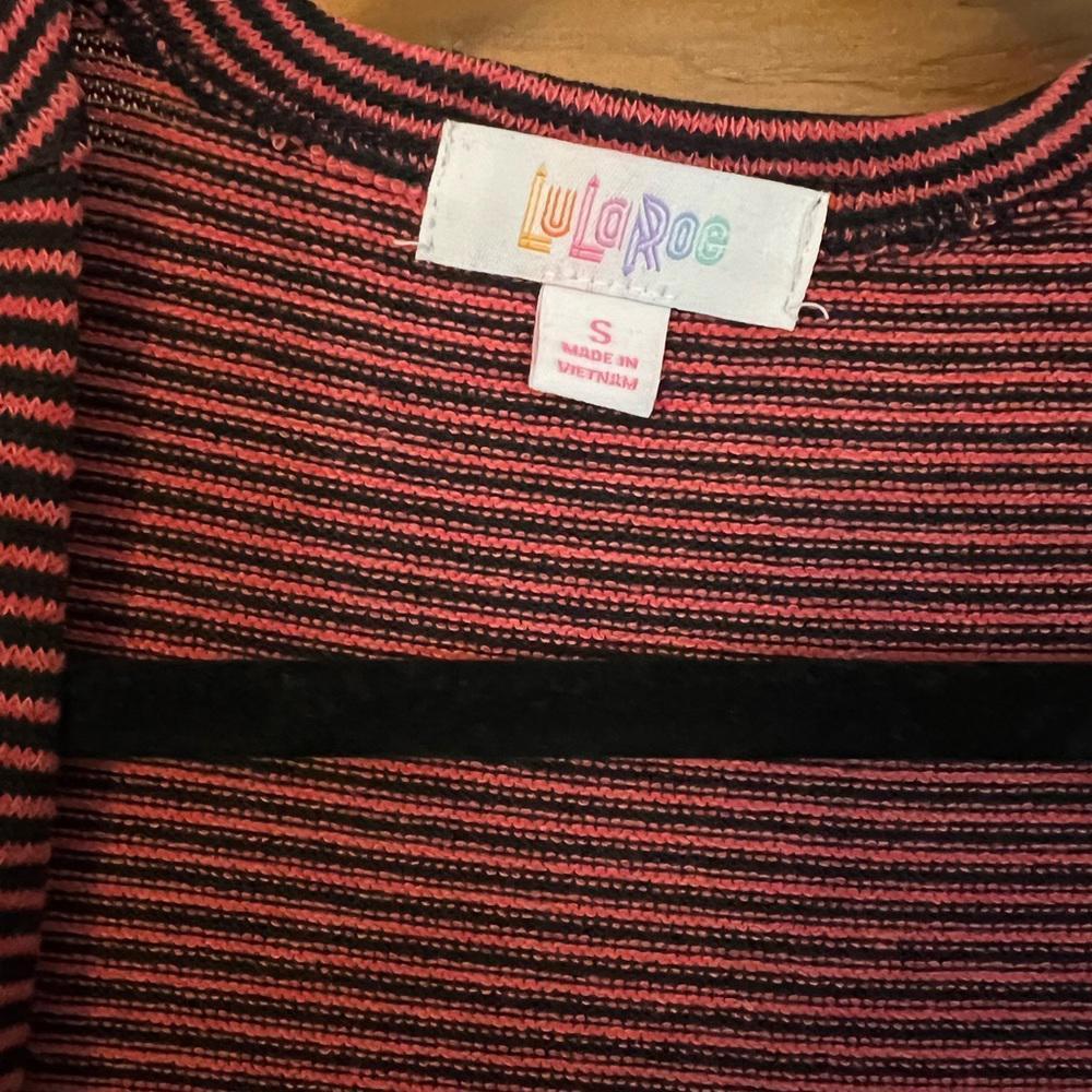 LuLaRoe Sarah Duster Sweater Long Cardigan Pin Stripe Red Black Pocket Small NWT - Picture 7 of 7